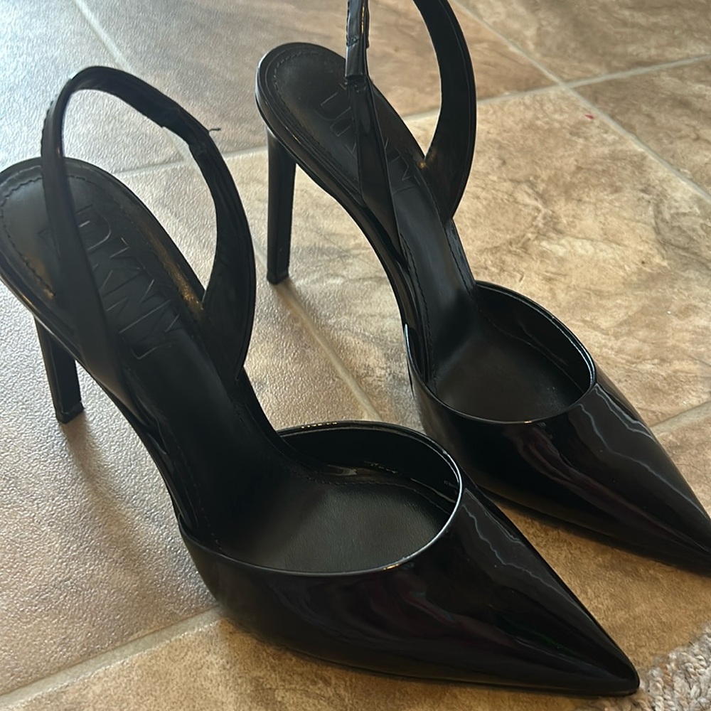 DKNY Black pumps